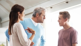 Con melón o con sandía. Relaciones con Adolescentes